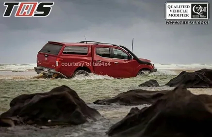 Navara Np300 penutup bak belakang nissan navara np 300 2 1484035827251_1