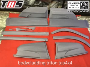 Strada Triton 2007+ BODY CLADDING TRITON  1 bodycladding_triton_tas4x4_2