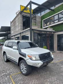 Landcruiser Vx 200 BULLBAR FOREST ON TOYOTA LANDCRUISER VX200 3 bullbar_forst_lc200_1