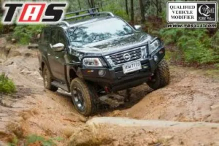 Navara Np300 BULLBAR IRONMAN NISSAN NAVARA NP300 3 bullbar_ironman_nissan_navara_np300_tas4x4_2