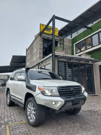 Landcruiser Vx 200 BULLBAR FOREST ON TOYOTA LANDCRUISER VX200 3 bullbar_lc2