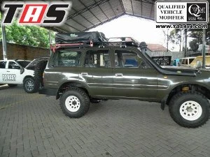 Landcruiser Vx 80 BUMPER BELAKANG FOREST dgn GANTUNGAN JERRYCAN&BANSERAP . LANDCRUISER VX80  2 bumper_belakang_forest_dgn_gantungan_jerrycan_banserap_land_2