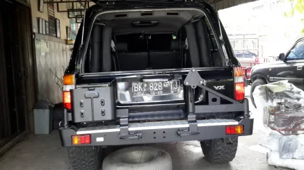Landcruiser Vx 80 BUMPER BELAKANG DENGAN GANTUNGAN BAN SERAP + JERRYCAN LANDCRUISER VX 80 FOREST 1 bumper_belakang_gantungan_ban_serap_jerrycan_landcruiser_vx80_forest_1