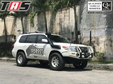 Landcruiser Vx 200 SUSPENSI LIFT 2,5 INCH IRONMAN LANDCRUISER VX200 4 bumper_depan_american_style_forest_toyota_landcruiser_vx200_4