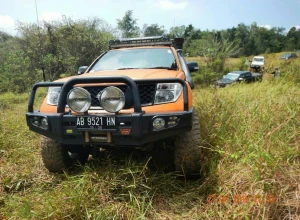 Nissan Navara BUMPER DEPAN NISSAN NAVARA MINING FOREST 1 bumper_palang_bullbar_depan_nissan_navara_mining_forest_1