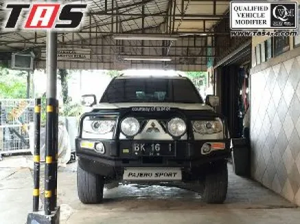 Pajero sport 2009 on DEFLECTA PAJERO SPORT  2 deflecta_pajero_sport_tas4x4