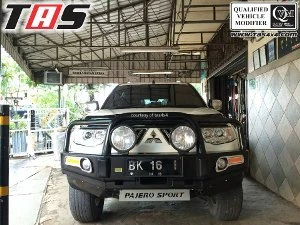 Pajero sport 2009 on DEFLECTA PAJERO SPORT  3 deflecta_pajero_sport_tas4x4_1