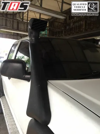 Isuzu D-max 2012+ SNORKEL GLADIATOR ISUZU D-MAX 1 ezywatermark180814014145845_1
