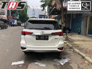 Fortuner 2015+ GARNISH LAMPU DEPAN BELAKANG HITAM DOFF ALL NEW FORTUNER 2 garnish_lampu_depan_belakang_hitam_doff_all_new_fortuner_s