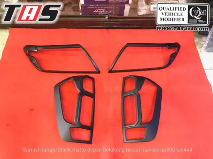 Navara Np300 GARNISH LAMPU DEPAN BELAKANG BLACK MATTE / HITAM DOFF NISSAN NAVARA NP300 1 garnish_lampu_depan_belakanng_nissan_navara_np300_tas4x4_1