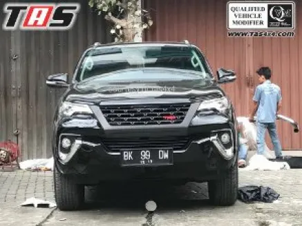 Fortuner 2015+ GRILL TRD ALL NEW FORTUNER 2015 3 grill_trd_all_new_fortuner_2015_tas4x4