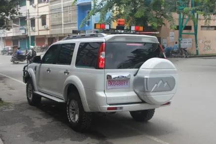 Ford Everest COVER BAN FORD EVEREST 2 img_4127_1