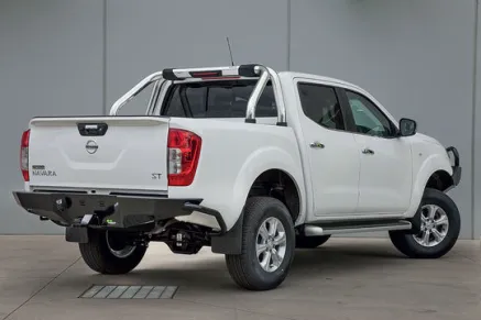 Navara Np300 NAVARA NP300 REAR PROTECTION TOW BAR 3 np300_rear_w1920