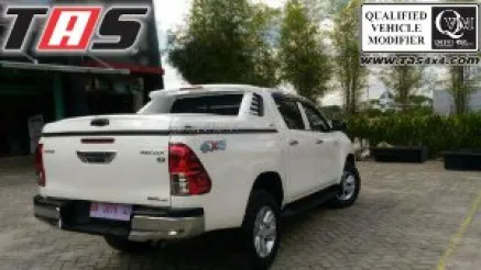 Hillux Revo 2015+ PENUTUP BAK BELAKANG SCZ OEM HILUX REVO TOYOTA 2 penutup_bak_belakang_scz_oem_hilux_revo_toyota_tas4x4_2
