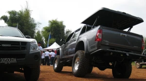 Isuzu D-max 2000+ PENUTUP BAK TONNEAUCOVER AVIATOR ISUZU DMAX AEROKLAS TANPA BOR 5 penutup_bak_isuzu_dmax_aviator_aeroklas_5