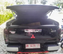 Triton MR PENUTUP BAK SCZ ALPHA STRADA TRITON TAS4X4