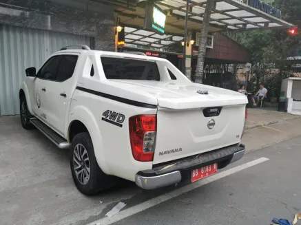 Nissan Navara PENUTUP BAK SPORTLID AEROKLAS NISSAN NAVARA TAS4X4 4 penutup_bak_sportlid_aeroklas_nissan_navara_tas4x4