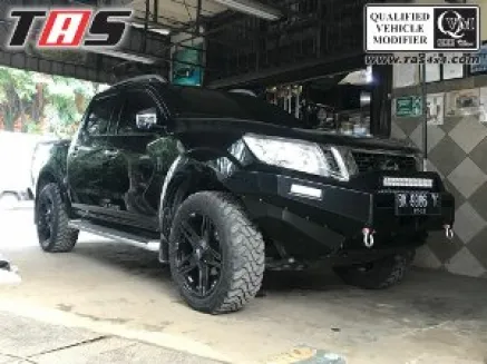 Navara Np300 PER DEPAN NISSAN NAVARA NP300 IRONMAN 3 per_depan_nissan_navara_np300_ironman_tas4x4_3