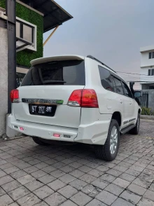 Landcruiser Vx 200 REAR BAR FOREST TOYOTA LANDCRUISER VX200 1 rearbar_forest_lc200_2