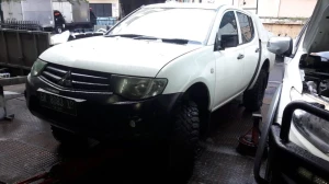 Strada Triton 2007+ SHOCK DEPAN BELAKANG DAN PER DEPAN TRITON 2013 TAS4X4 4 shock_depan_belakang_dan_per_depan_triton_2013_tas4x4_1
