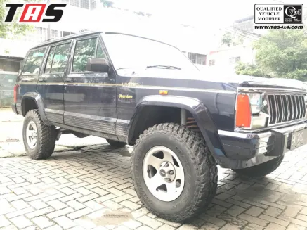 Jeep Cherokee XJ/ZI/ZG/WJ/WG SUSPENSI LIFT 2,5 INCH IRONMAN JEEP CHEROKEE 1 suspensi_lift_25_inch_ironman_jeep_cherokee_2