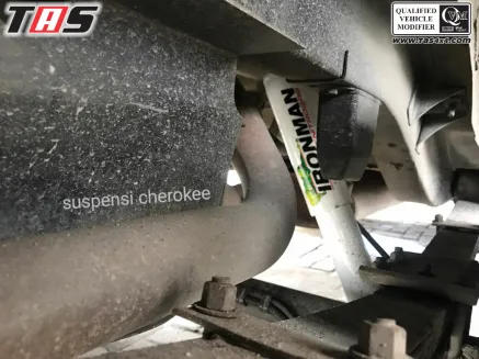 Jeep Cherokee XJ/ZI/ZG/WJ/WG SUSPENSI LIFT 2,5 INCH IRONMAN JEEP CHEROKEE 5 suspensi_lift_25_inch_ironman_jeep_cherokee_5