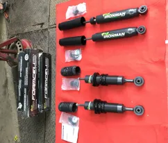 Landcruiser Vx 200 SUSPENSI LIFT 25 INCH IRONMAN LANDCRUISER VX200