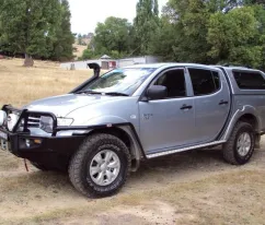 Strada Triton 2007+ TANGGA SAMPING STRADA TRITON FULL SIDE RAIL FOREST